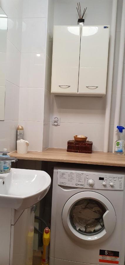 Lawendowe Swiatlo - Przy Stacji Metra Apartmán